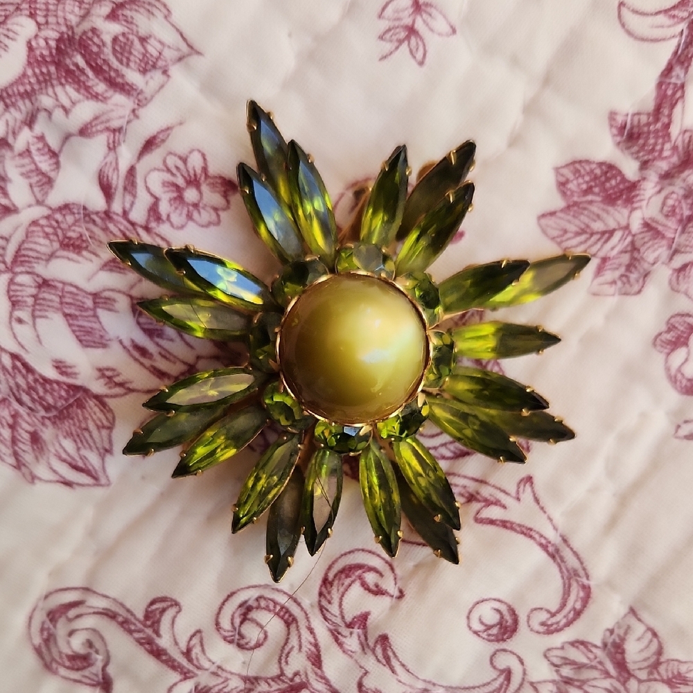 Junk/Mystery Jewelry collection butterfly, Bee, Vtg. Brooch, Buckle Lot Coquette - Picture 4 of 14